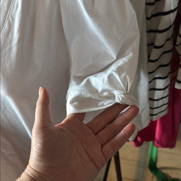 TCEC White Short Sleeve V-Neck Top - Picture 3 of 3